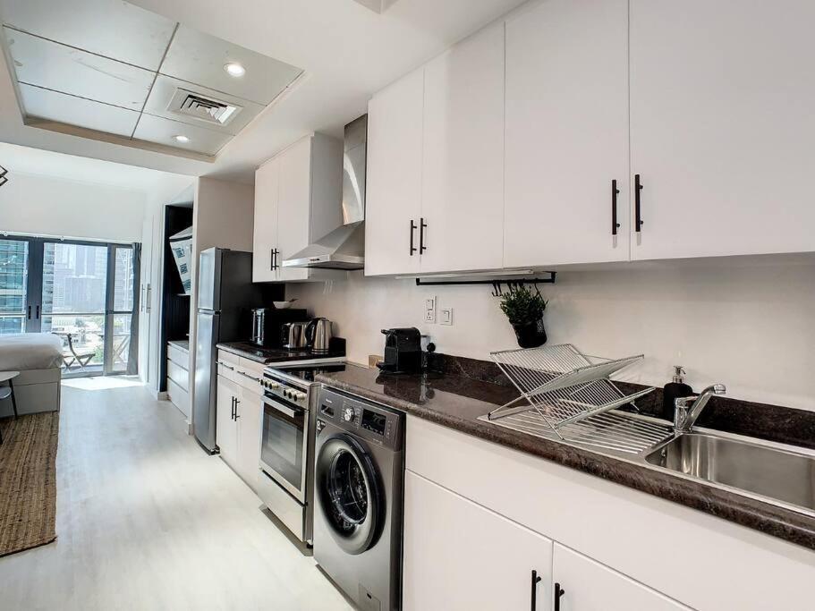 Luxury Modern Studio In Jlt With Amazing View & Rooftop Pool - Sleeps 3 Дубай Экстерьер фото