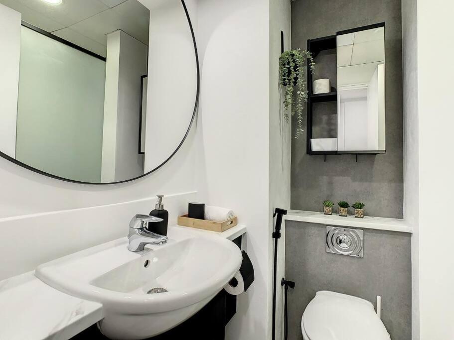 Luxury Modern Studio In Jlt With Amazing View & Rooftop Pool - Sleeps 3 Дубай Экстерьер фото